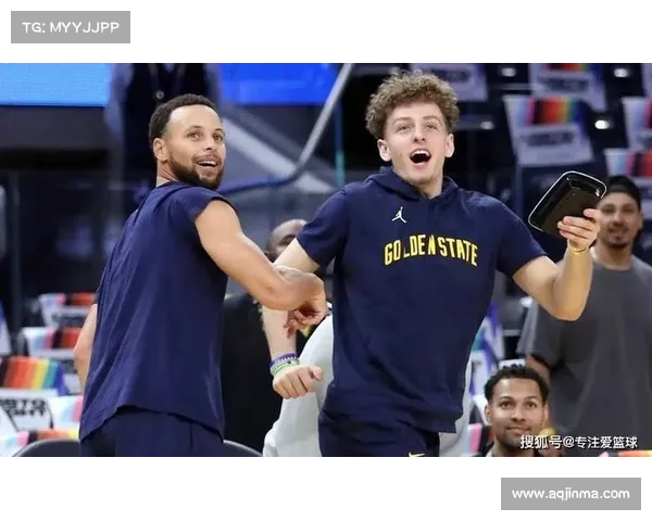 科尔透露新赛季计划二轮秀理查德将与库里搭档首发球队重点考察其表现